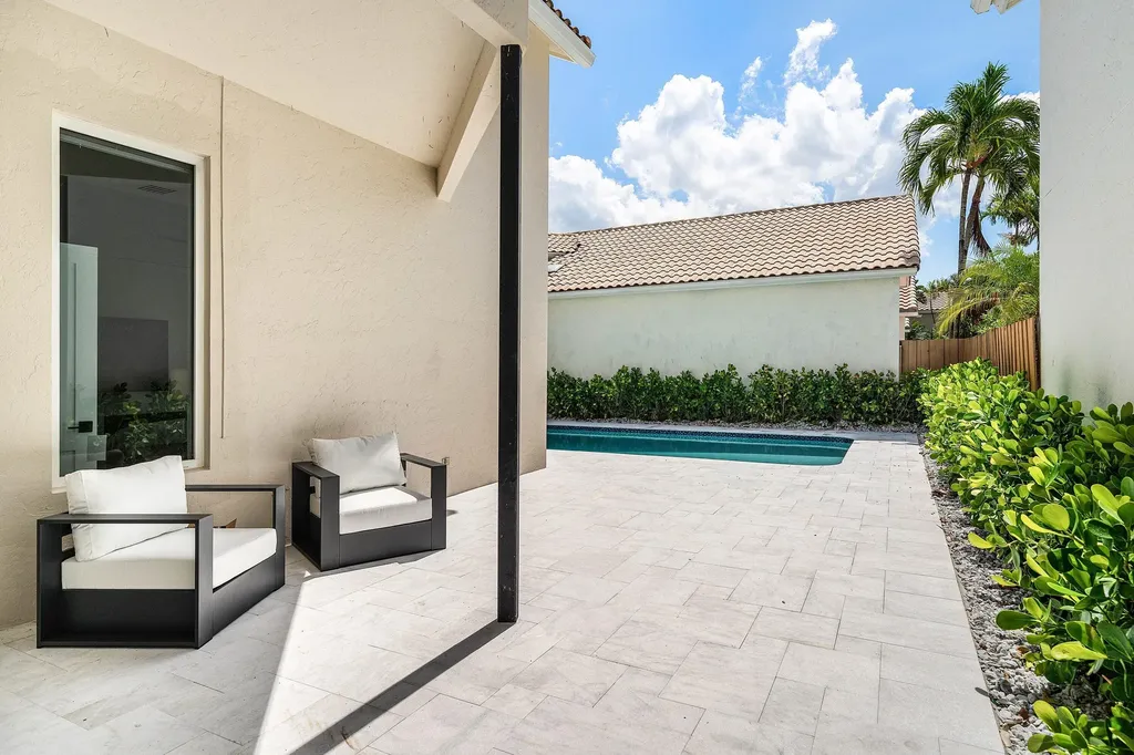 6674 NW 25th Avenue Boca Raton FL 33496