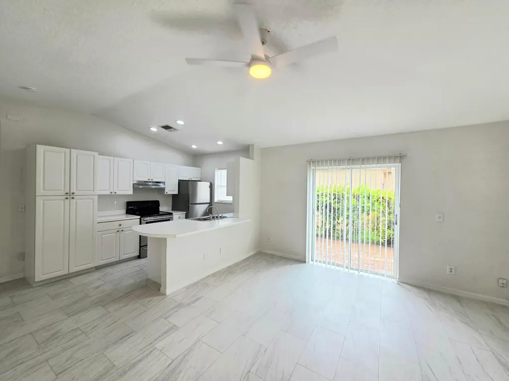 569 E Ridge Circle N Boynton Beach FL 33435