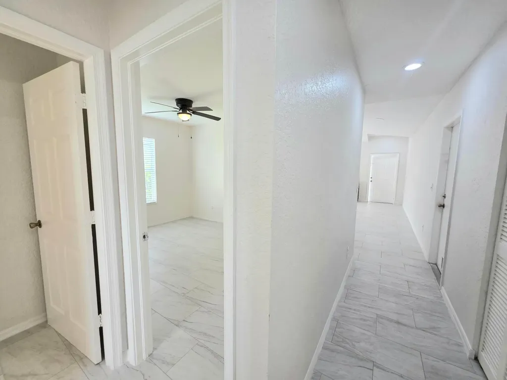 569 E Ridge Circle N Boynton Beach FL 33435
