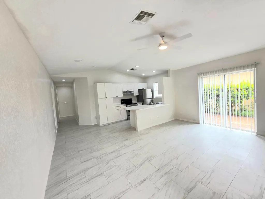 569 E Ridge Circle N Boynton Beach FL 33435
