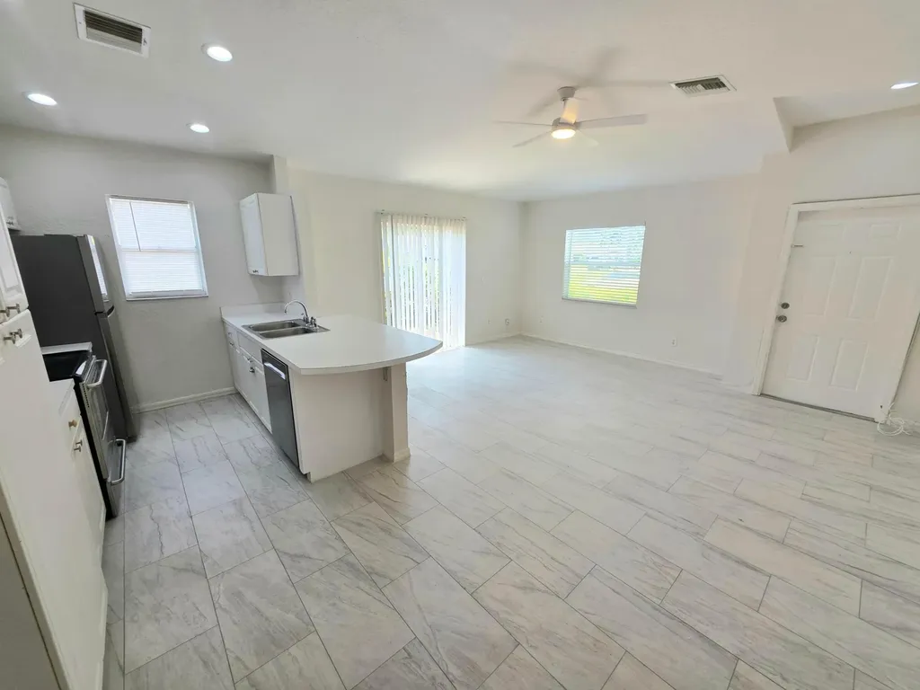 569 E Ridge Circle N Boynton Beach FL 33435