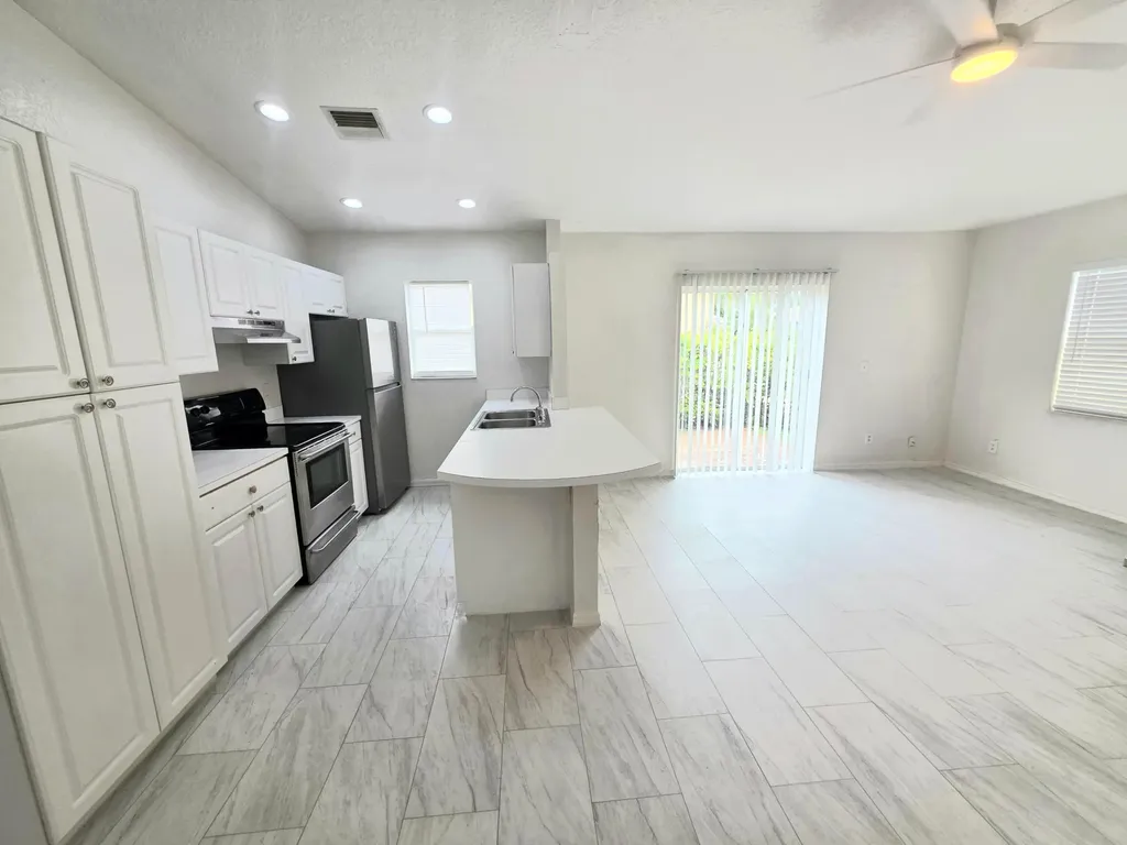 569 E Ridge Circle N Boynton Beach FL 33435