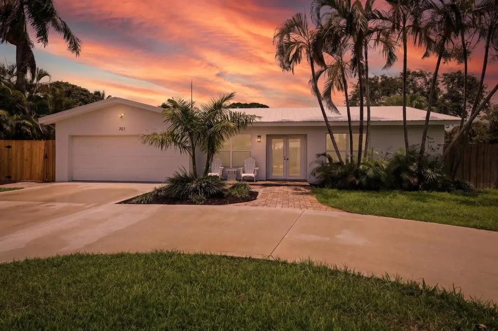 701 SW 27th Place Boynton Beach FL 33435