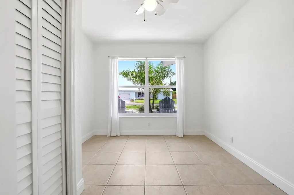 701 SW 27th Place Boynton Beach FL 33435