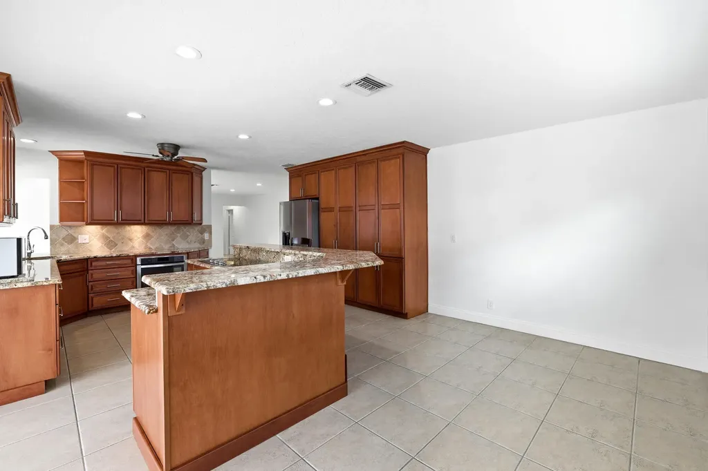 701 SW 27th Place Boynton Beach FL 33435