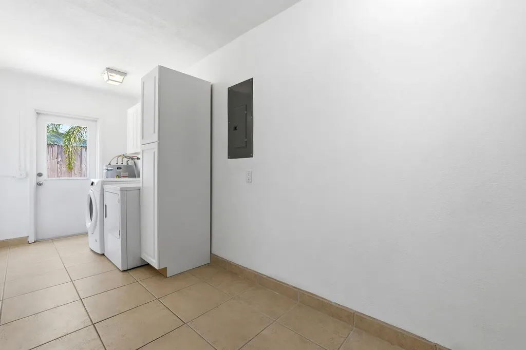 701 SW 27th Place Boynton Beach FL 33435