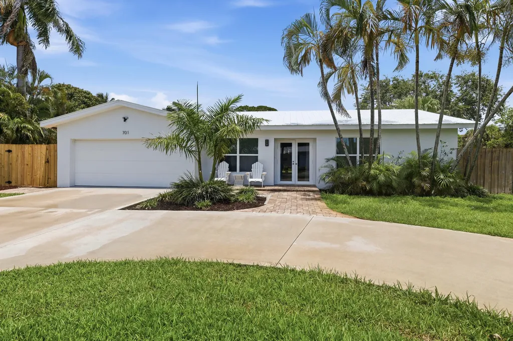 701 SW 27th Place Boynton Beach FL 33435