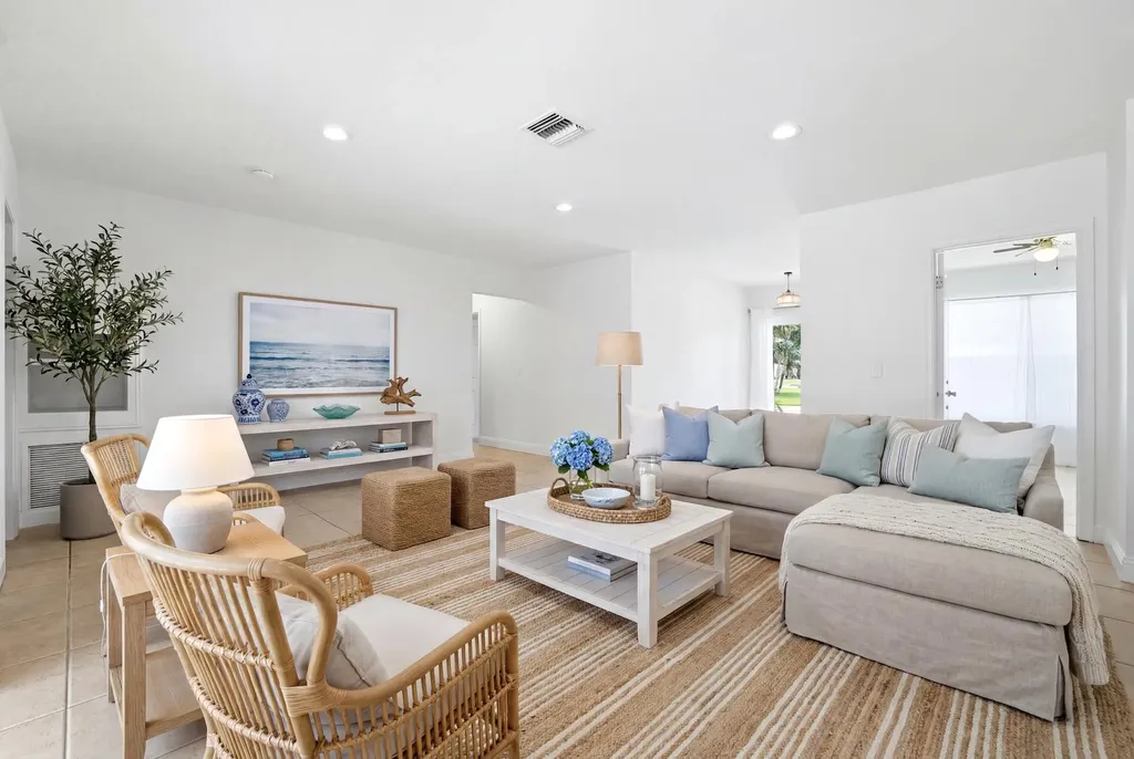 701 SW 27th Place Boynton Beach FL 33435