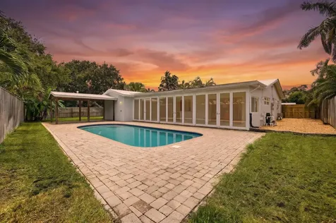 701 SW 27th Place Boynton Beach FL 33435