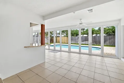 701 SW 27th Place Boynton Beach FL 33435