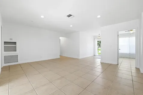 701 SW 27th Place Boynton Beach FL 33435