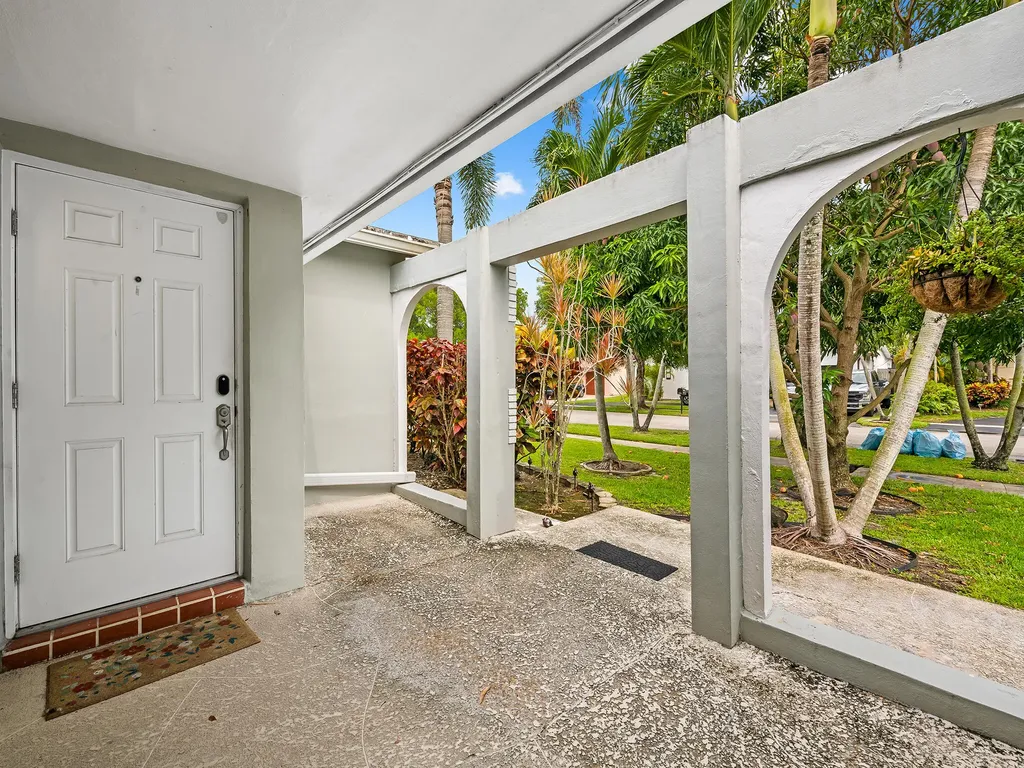 10497 NW 4th Street Fort Lauderdale FL 33071