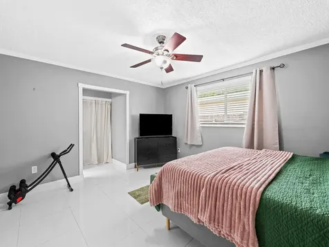 10497 NW 4th Street Fort Lauderdale FL 33071