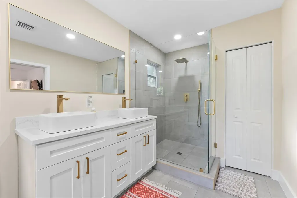 636 NE 16th Court Fort Lauderdale FL 33305