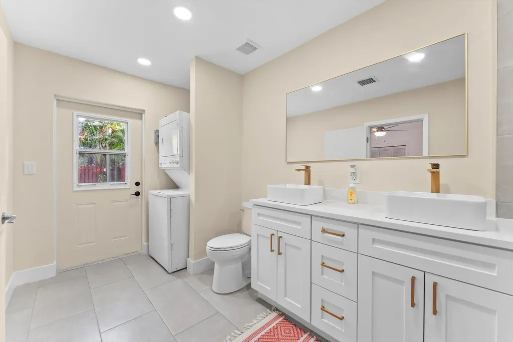 636 NE 16th Court Fort Lauderdale FL 33305