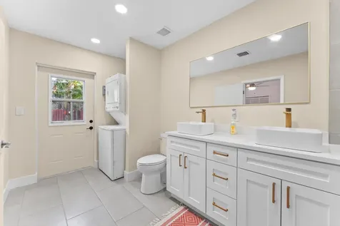 636 NE 16th Court Fort Lauderdale FL 33305