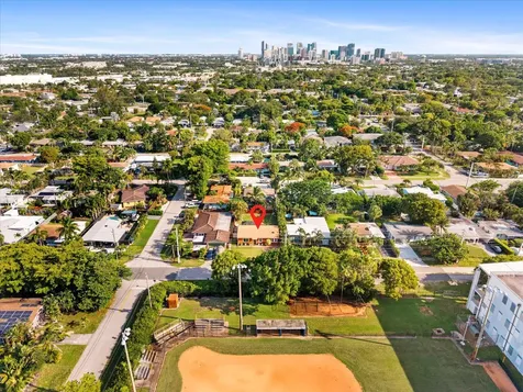 636 NE 16th Court Fort Lauderdale FL 33305