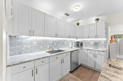 636 NE 16th Court Fort Lauderdale FL 33305