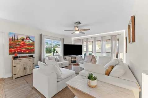 636 NE 16th Court Fort Lauderdale FL 33305