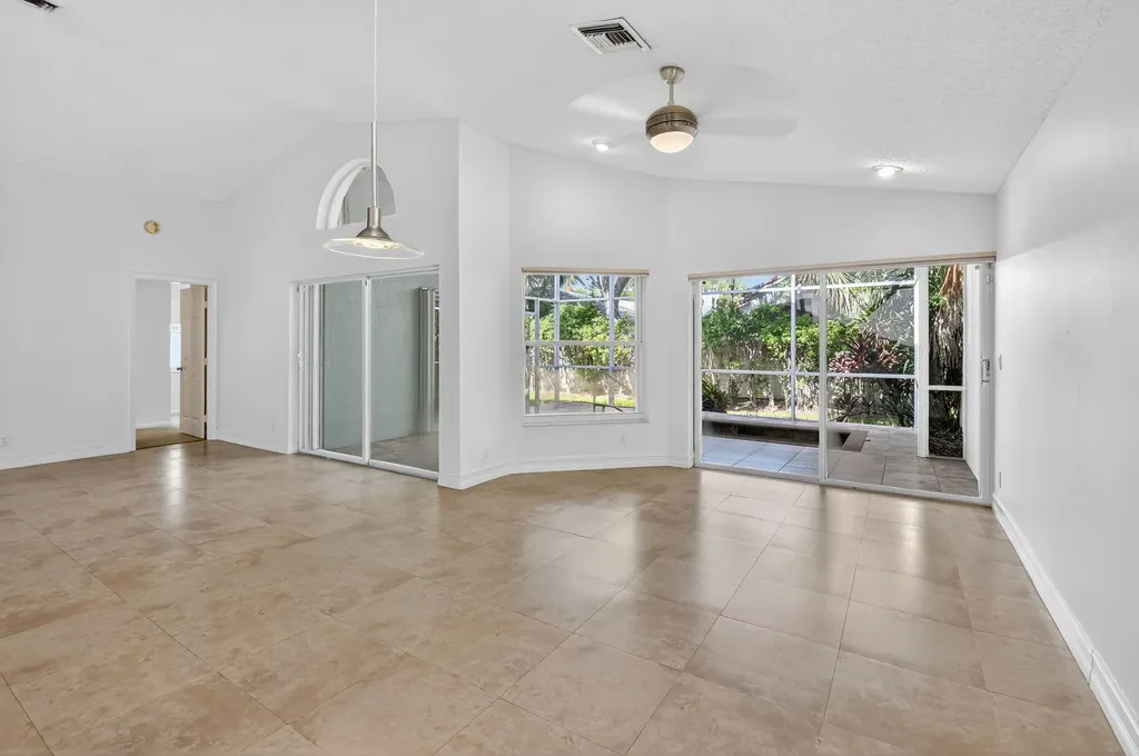 9914 Harbour Lake Circle Boynton Beach FL 33437