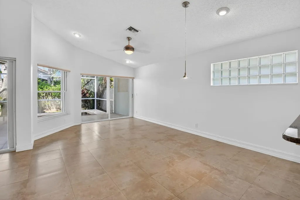 9914 Harbour Lake Circle Boynton Beach FL 33437