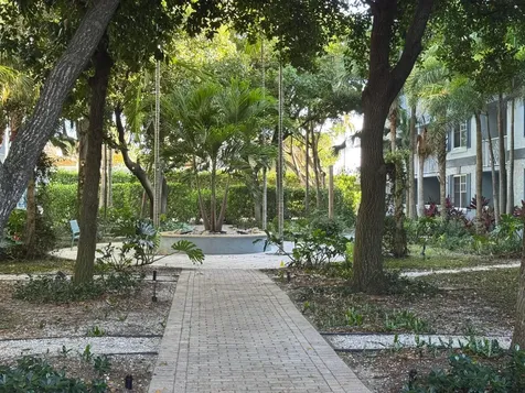 621 E Woolbright Road Boynton Beach FL 33435