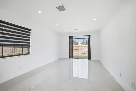110 NW 6th Avenue Dania Beach FL 33004