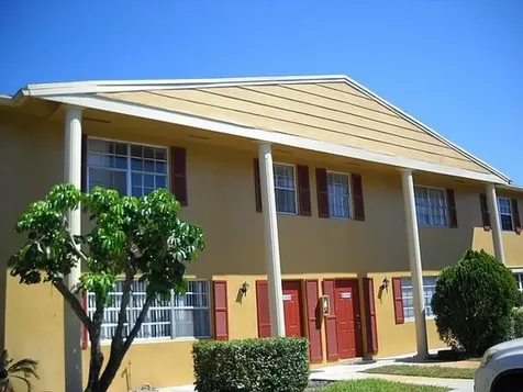 8028 SW 17th Place Davie FL 33324