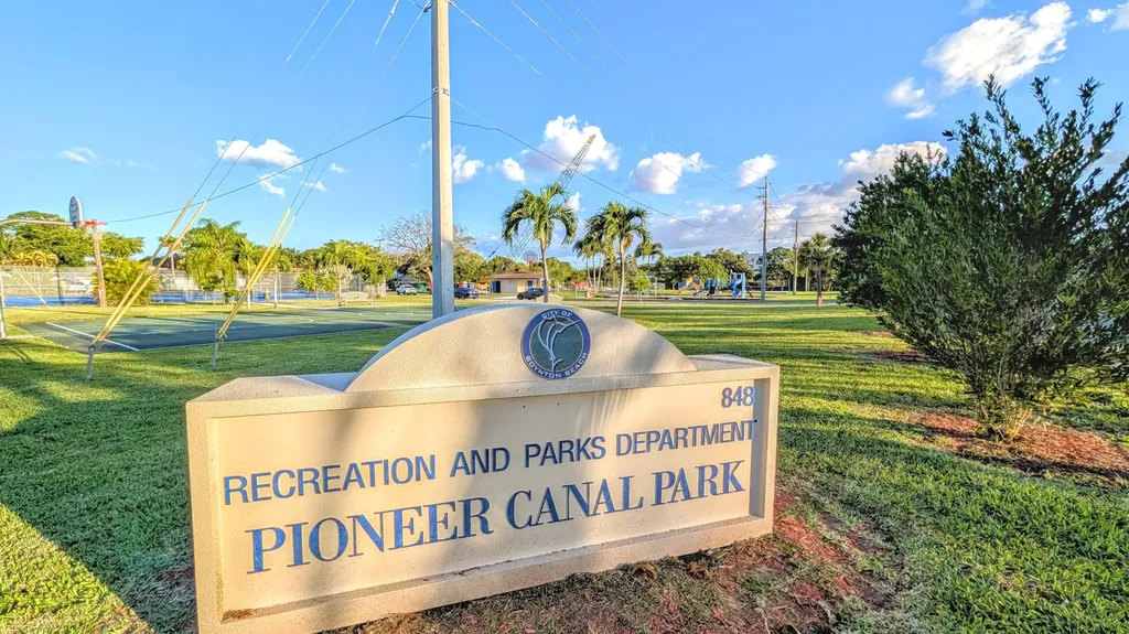 407 NW 7th Street Boynton Beach FL 33426