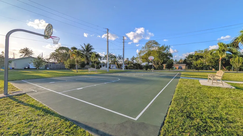407 NW 7th Street Boynton Beach FL 33426