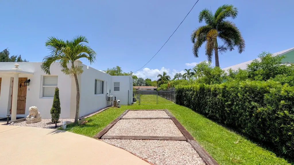 407 NW 7th Street Boynton Beach FL 33426