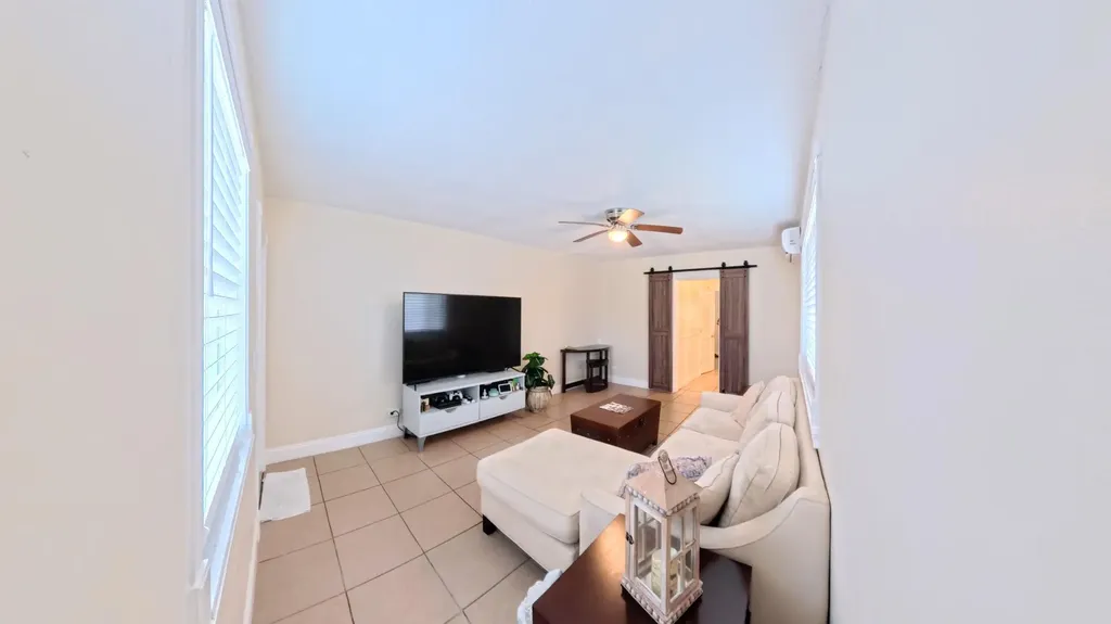 407 NW 7th Street Boynton Beach FL 33426