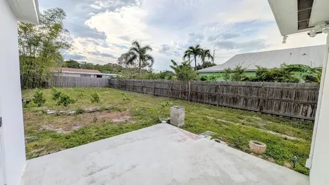 407 NW 7th Street Boynton Beach FL 33426