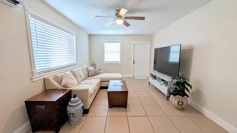 407 NW 7th Street Boynton Beach FL 33426
