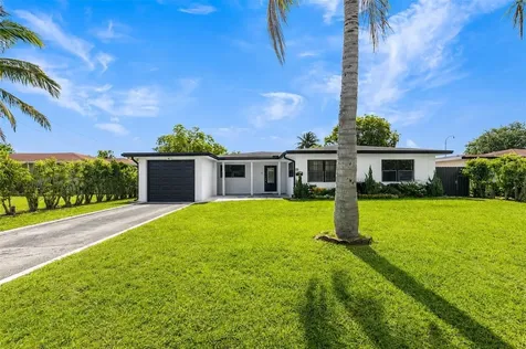 24 NW 42nd Terrace Plantation FL 33317