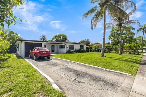24 NW 42nd Terrace Plantation FL 33317