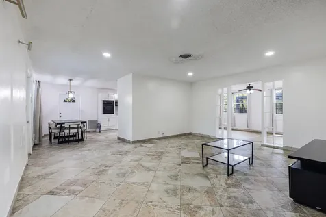 24 NW 42nd Terrace Plantation FL 33317