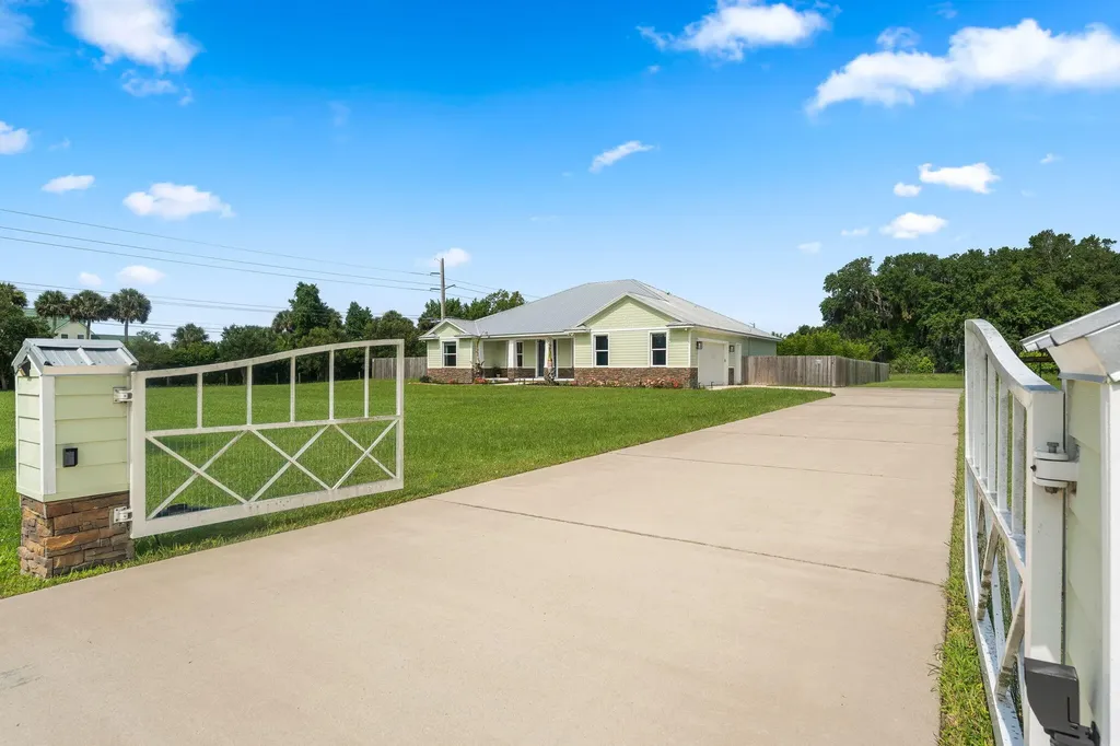 2520 Tammy Drive Mims FL 32754