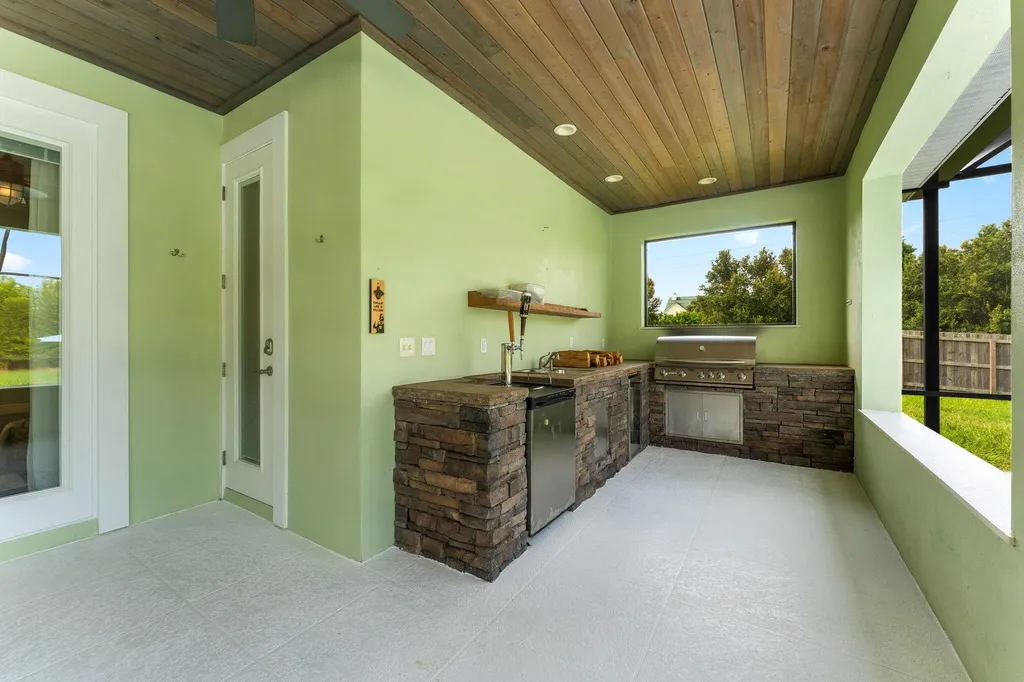 2520 Tammy Drive Mims FL 32754