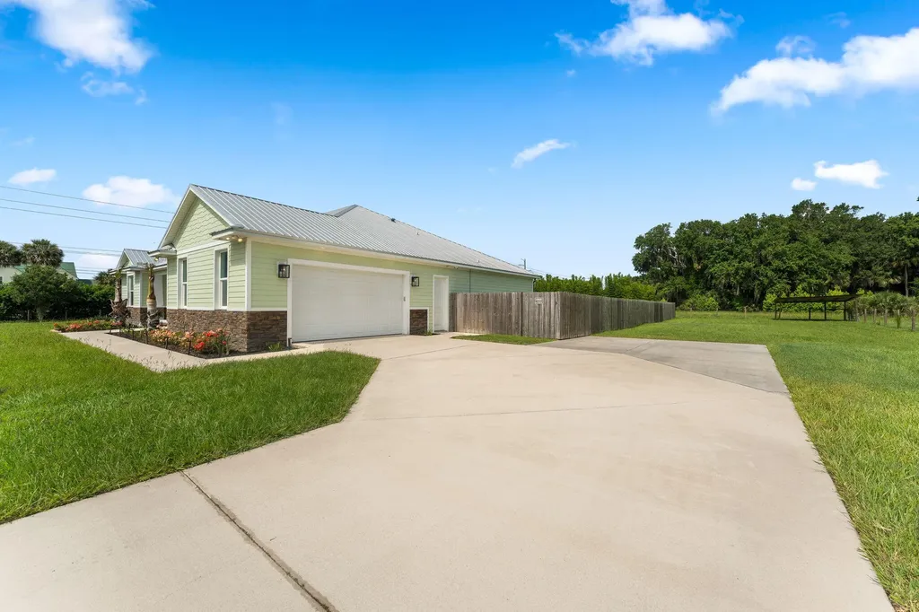 2520 Tammy Drive Mims FL 32754