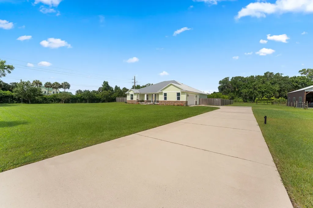 2520 Tammy Drive Mims FL 32754