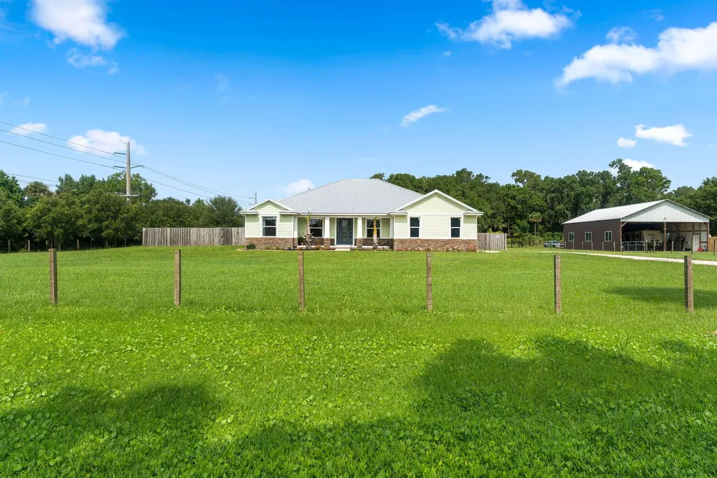 2520 Tammy Drive Mims FL 32754