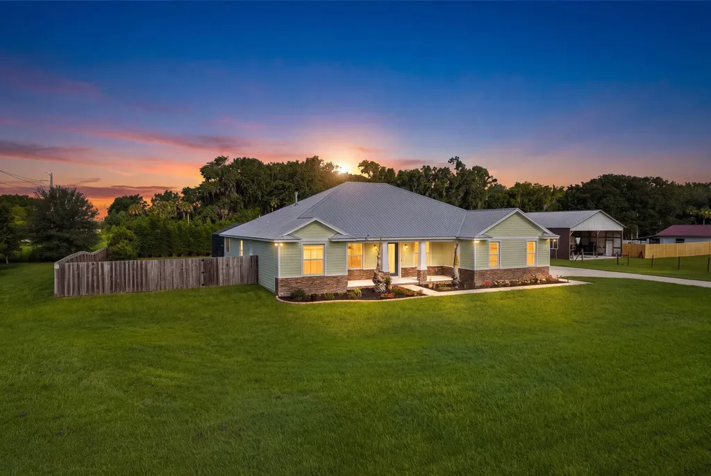 2520 Tammy Drive Mims FL 32754