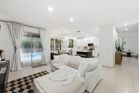 12172 Glenmore Drive Coral Springs FL 33071