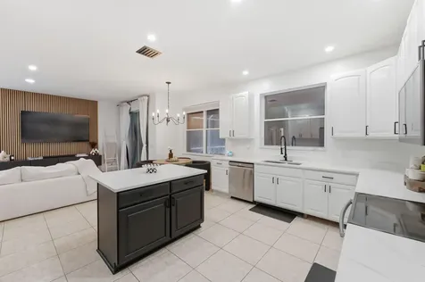 12172 Glenmore Drive Coral Springs FL 33071