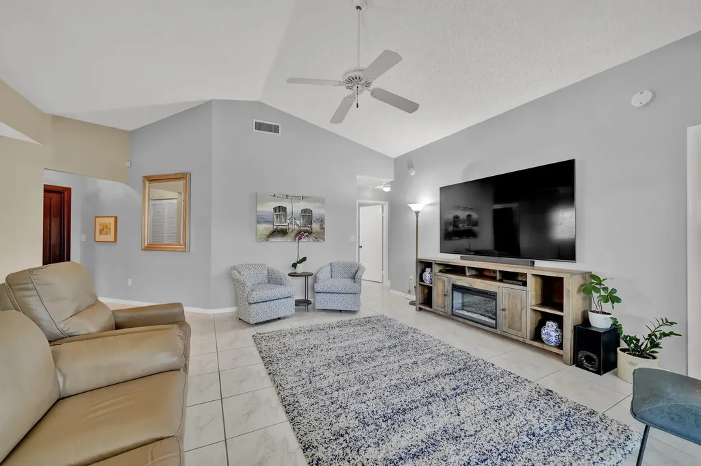 1735 NW 21st Court Delray Beach FL 33445