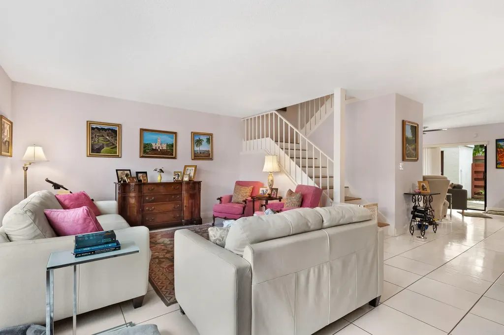 3015 Oaktree Lane Hollywood FL 33021