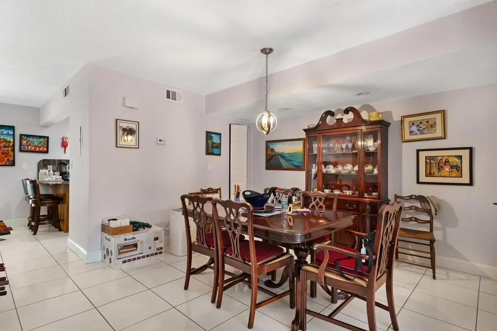 3015 Oaktree Lane Hollywood FL 33021