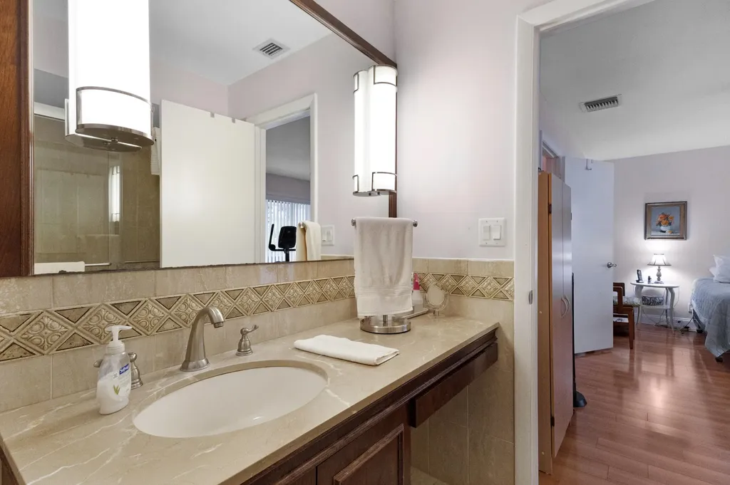 3015 Oaktree Lane Hollywood FL 33021
