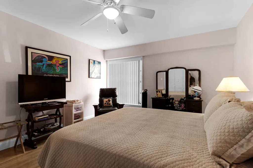 3015 Oaktree Lane Hollywood FL 33021